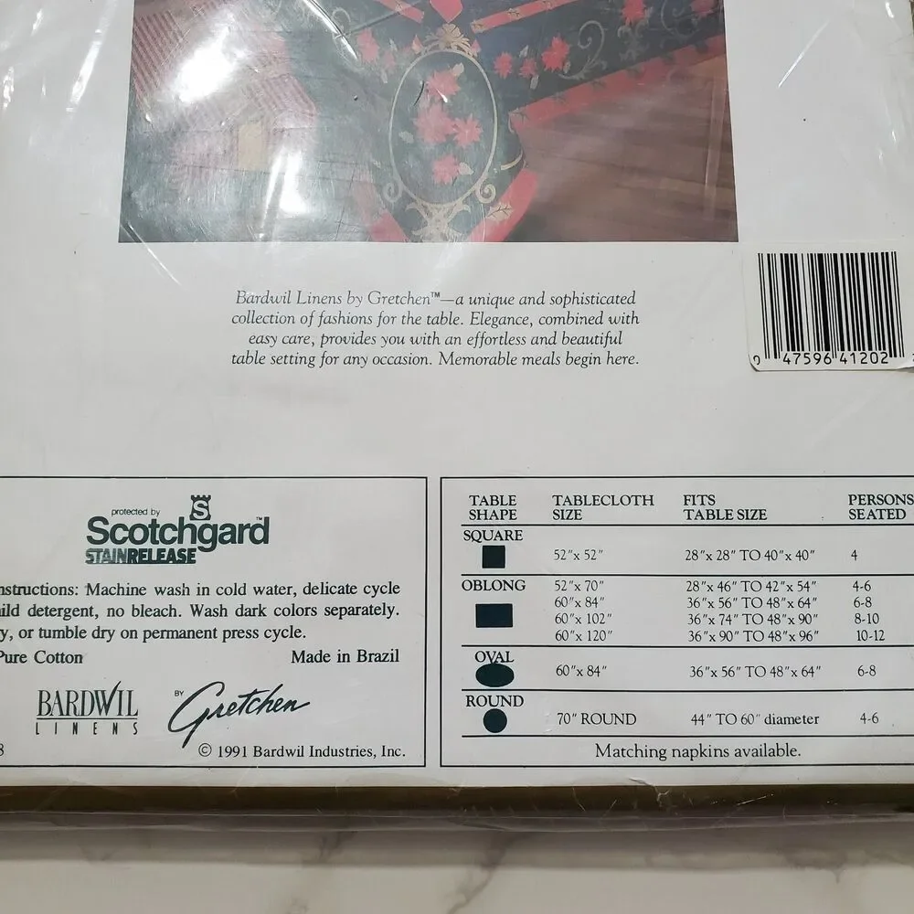 Bardwil Tablecloth Oval Royal Victorian Christmas Red Green Gold 84x60